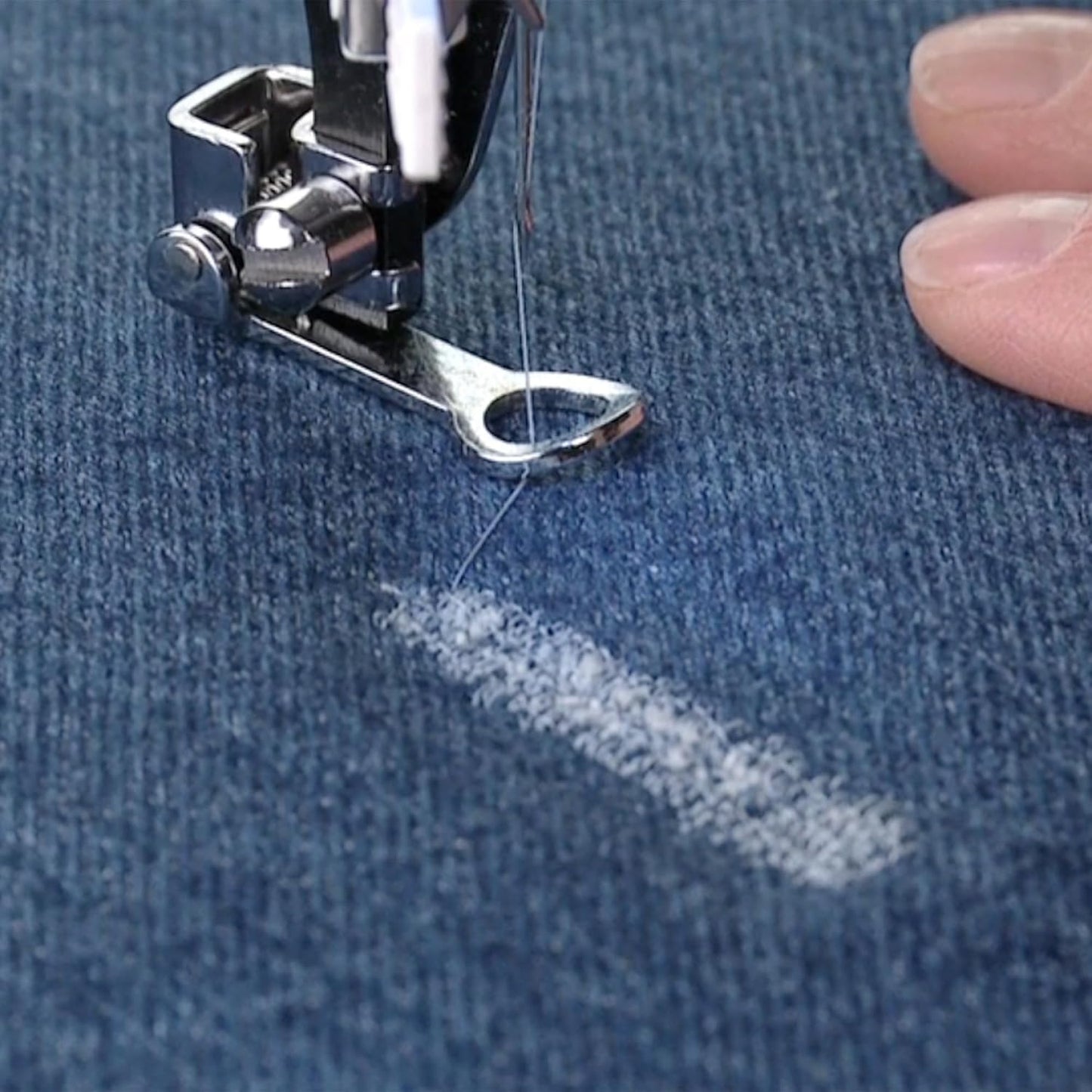 SINGER | Darning Presser Foot - Sewing Made Easy