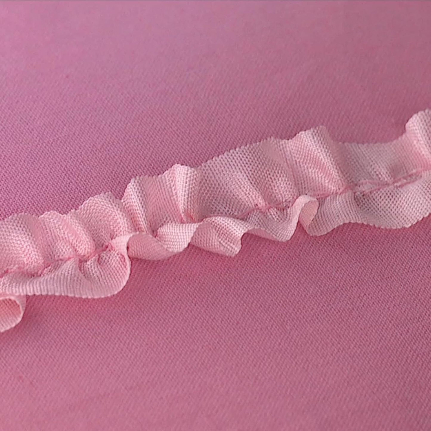 SINGER | Gathering Presser Foot for Low-Shank Sewing Machines, Simutaneously Trims & Hems Edges, Zig-Zag and Over-Edge Stitches - Sewing Made Easy
